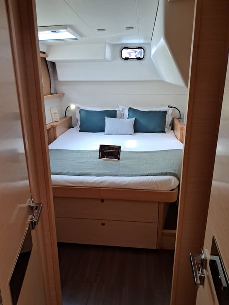 Propriano Catamaran 4 cabin 12 berths 12 guests 13.96 m Listing Number: #5589 5