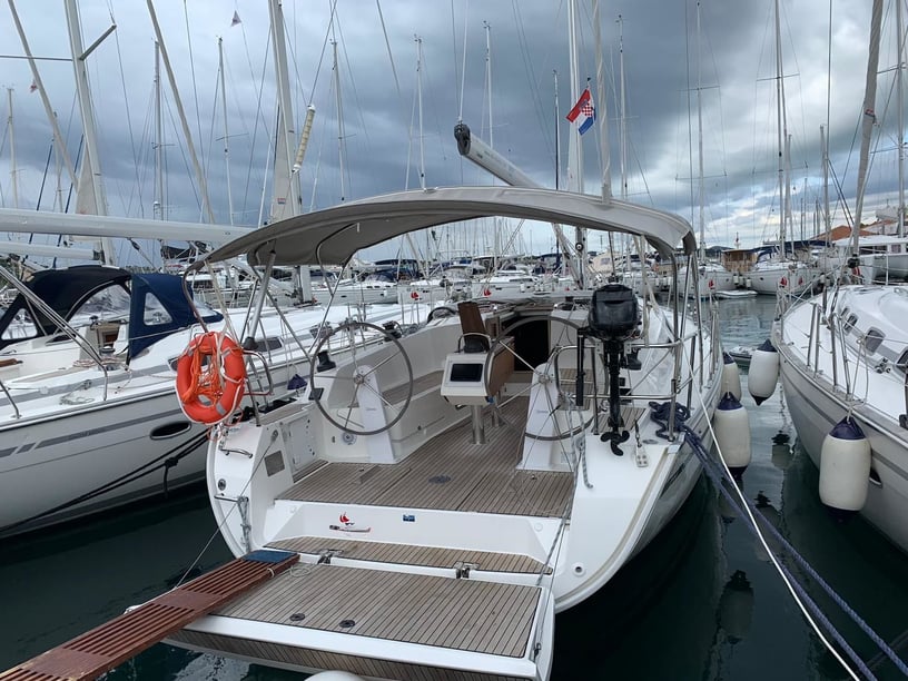 Asesinar Velero Cabina 3  7  literas 7  invitados 12.35 m Número de anuncio: #5595