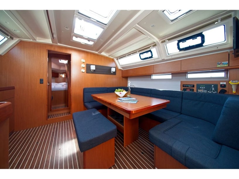 Murter Sailboat 4 cabin 9 berths 9 guests 14.27 m Listing Number: #5617 2