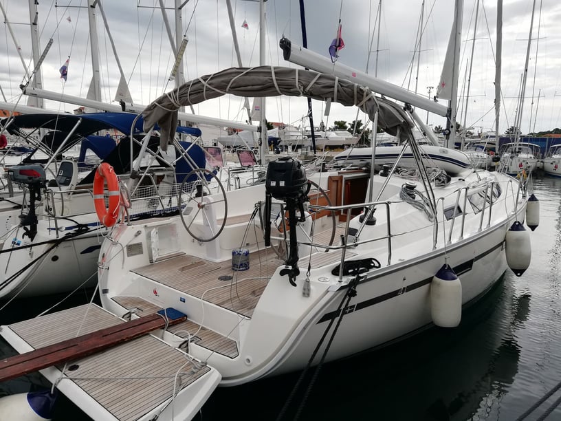 Murter Voilier Cabine 3  Couchettes 7  Invités 7  12.35 m Numéro de l'annonce: #5627