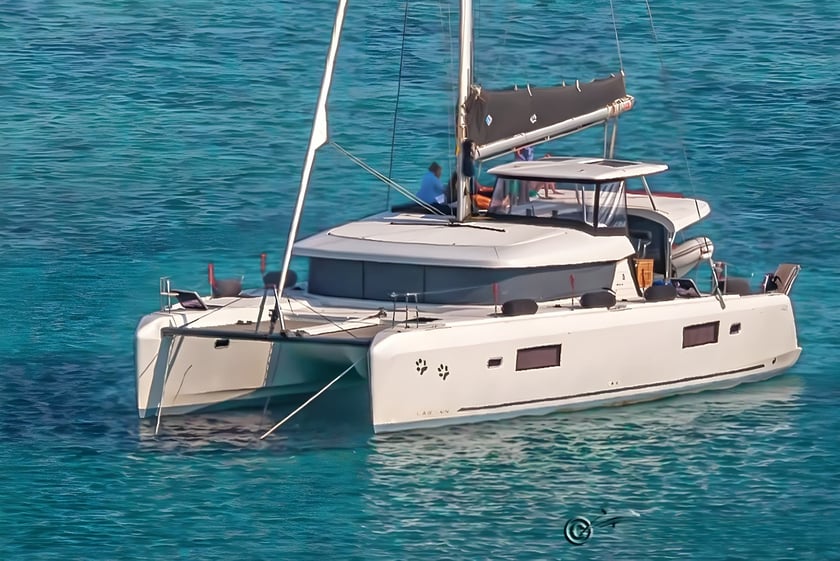 Finikas Catamaran Cabine 4  Couchettes 10  Invités 10  12.8 m Numéro de l'annonce: #563 3