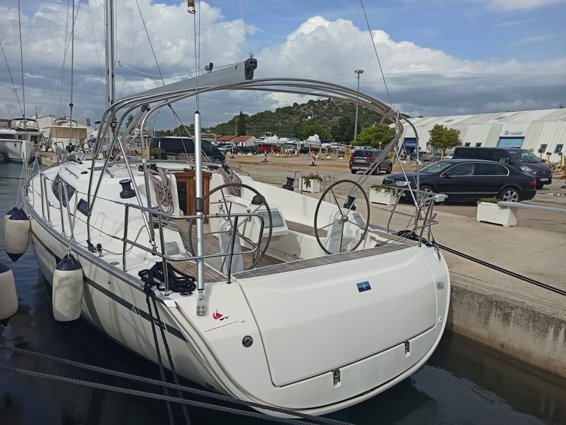 Murter Voilier Cabine 3  Couchettes 7  Invités 7  12.35 m Numéro de l'annonce: #5630 4