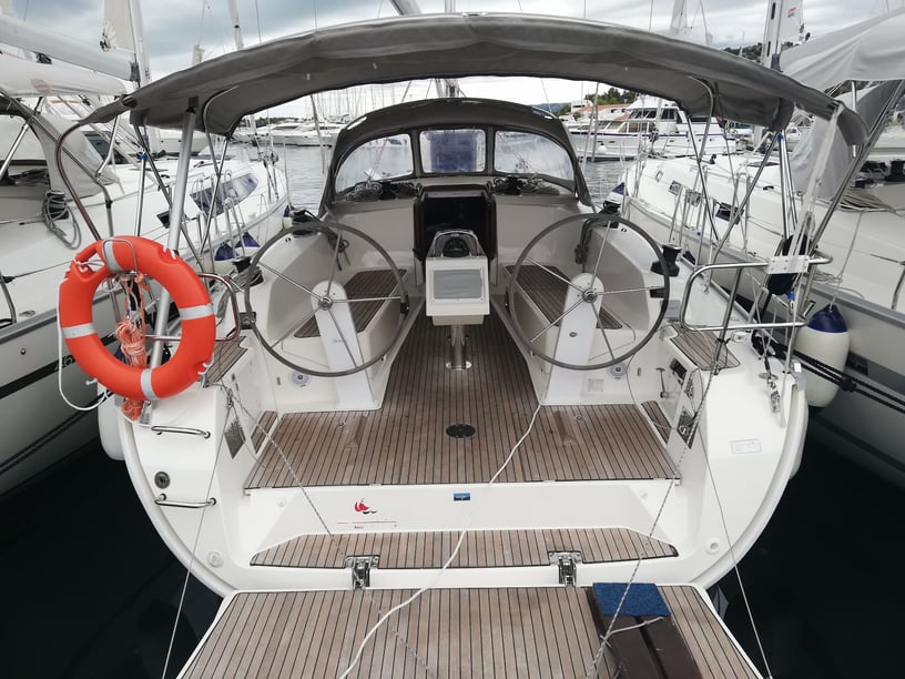 Murter Sailboat 3 cabin 7 berths 7 guests 12.35 m Listing Number: #5634