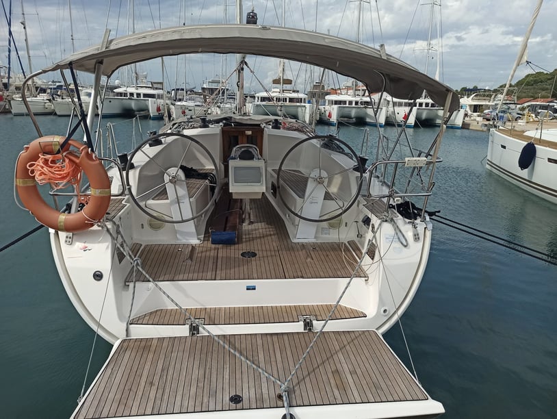 Murter Sailboat 3 cabin 7 berths 7 guests 12.35 m Listing Number: #5663