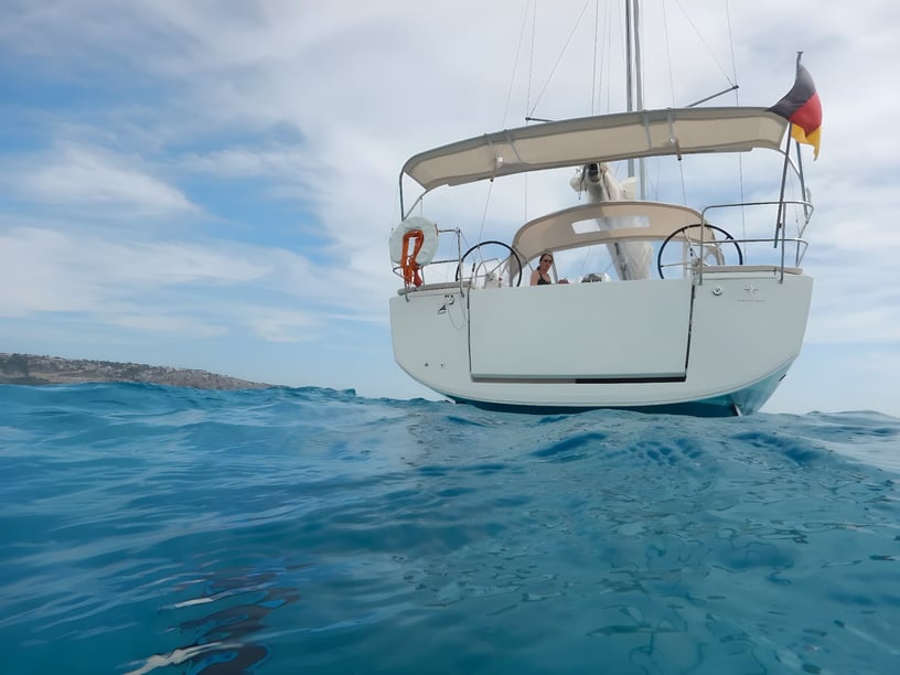 Palma de Mallorca Sailboat 3 cabin 6 berths 6 guests 13.39 m Listing Number: #5685 3