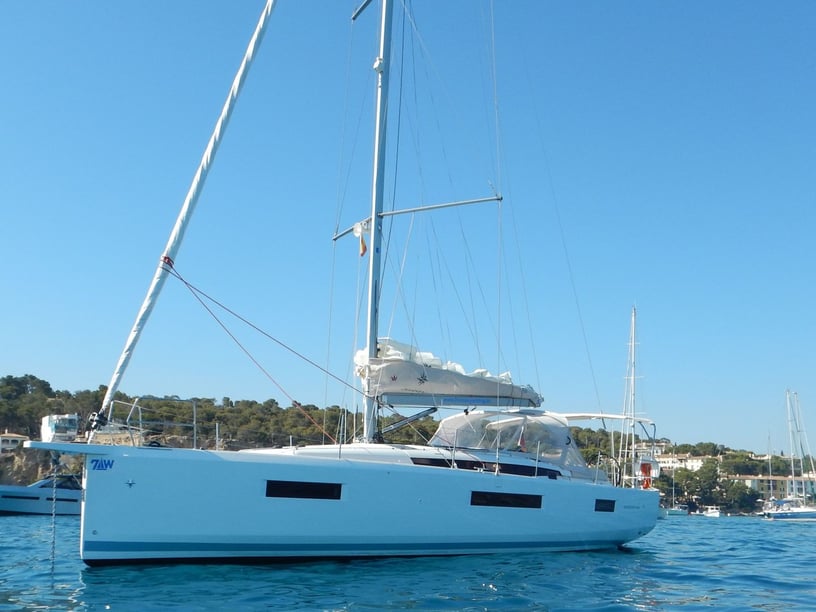 Palma de Mallorca Sailboat 3 cabin 6 berths 6 guests 13.39 m Listing Number: #5685