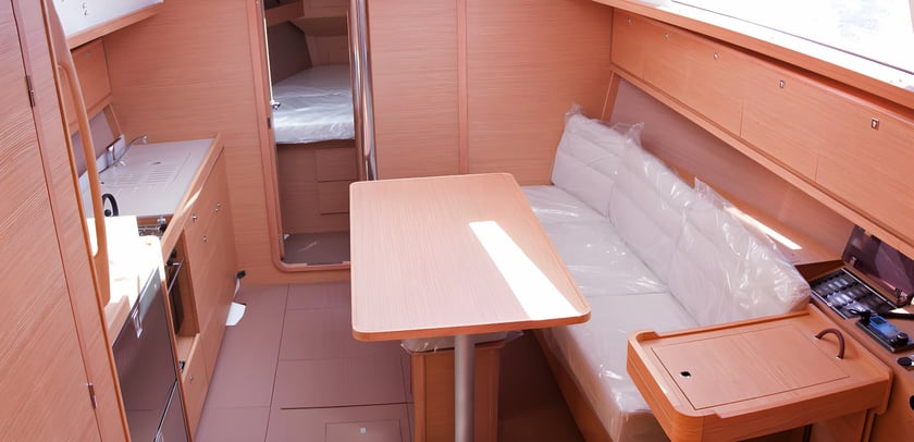 Nikiti - Chalkidiki Sailboat 3 cabin 8 berths 8 guests 11.23 m Listing Number: #5694 4