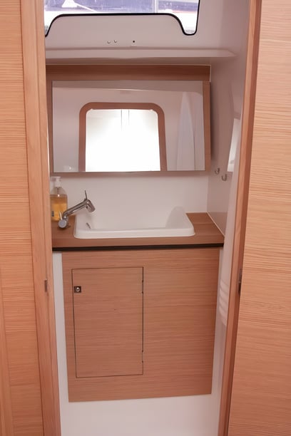 Nikiti - Chalkidiki Sailboat 3 cabin 8 berths 8 guests 11.23 m Listing Number: #5694 5