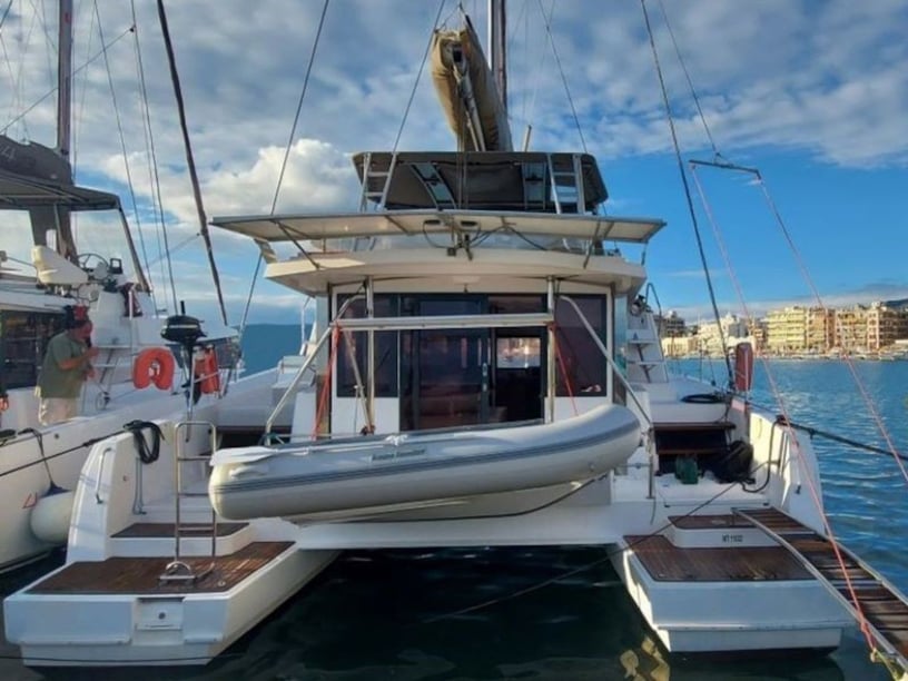 Keramoti - Kavala Catamaran 6 cabin 10 berths 12 guests 12.19 m Listing Number: #5805