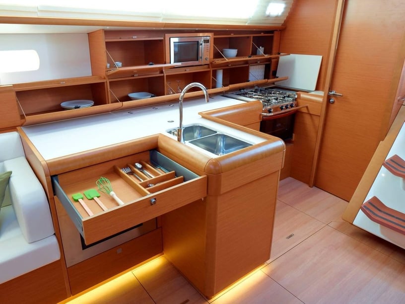 Capo d'Orlando Sailboat 5 cabin 11 berths 11 guests 15.75 m Listing Number: #5813 2