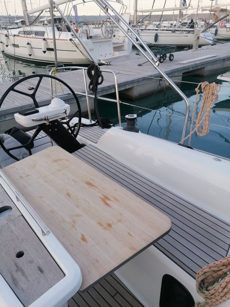 Capo d'Orlando Voilier Cabine 3  Couchettes 8  Invités 8  10.97 m Numéro de l'annonce: #5959 3