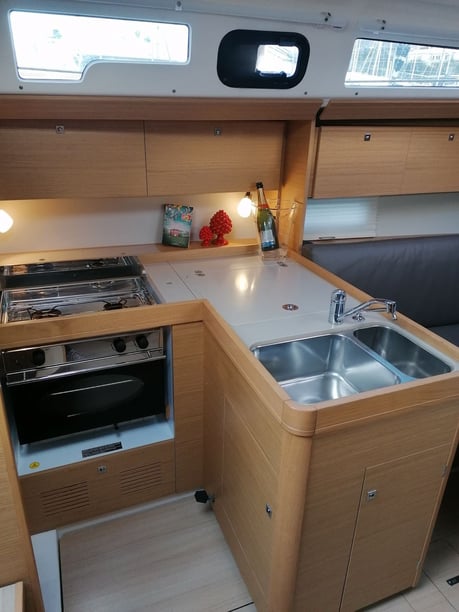 Capo d'Orlando Voilier Cabine 3  Couchettes 8  Invités 8  10.97 m Numéro de l'annonce: #5959 4