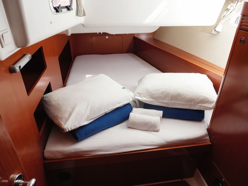 Solta Zeilboot Cabine 5  12  slaapplaatsen 12  gasten 15.42 m Lijstnummer: #5970 3