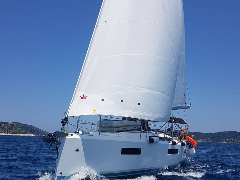 Volos Zeilboot Cabine 4  10  slaapplaatsen 10  gasten 13.39 m Lijstnummer: #5990