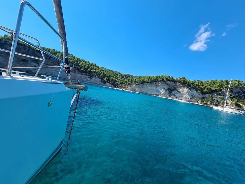 Volos Zeilboot Cabine 4  10  slaapplaatsen 10  gasten 13.39 m Lijstnummer: #5990 5