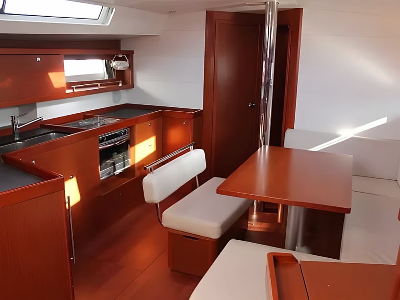 Marsala Zeilboot Cabine 4  10  slaapplaatsen 10  gasten 13.85 m Lijstnummer: #6021 5