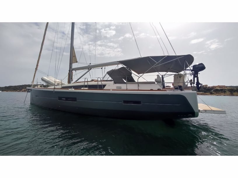 Porto Rotondo Zeilboot Cabine 5  10  slaapplaatsen 11  gasten 15.5 m Lijstnummer: #6043