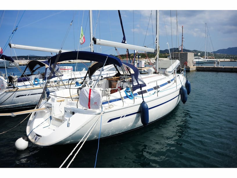 Porto Rotondo Zeilboot Cabine 3  6  slaapplaatsen 7  gasten 11.8 m Lijstnummer: #6053