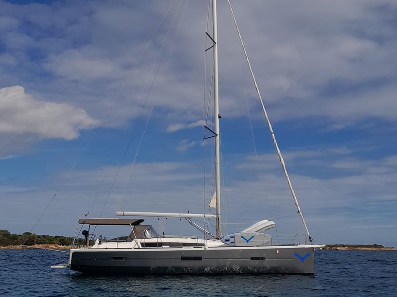 Portisco Sailboat 5 cabin 10 berths 11 guests 14.15 m Listing Number: #6054 5