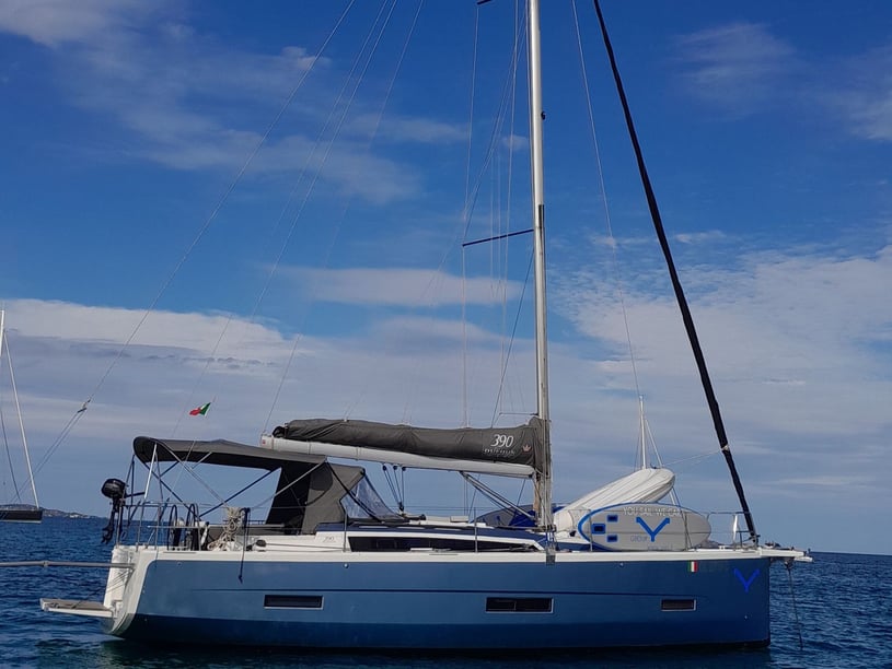 Portisco Sailboat 3 cabin 6 berths 7 guests 11.83 m Listing Number: #6059