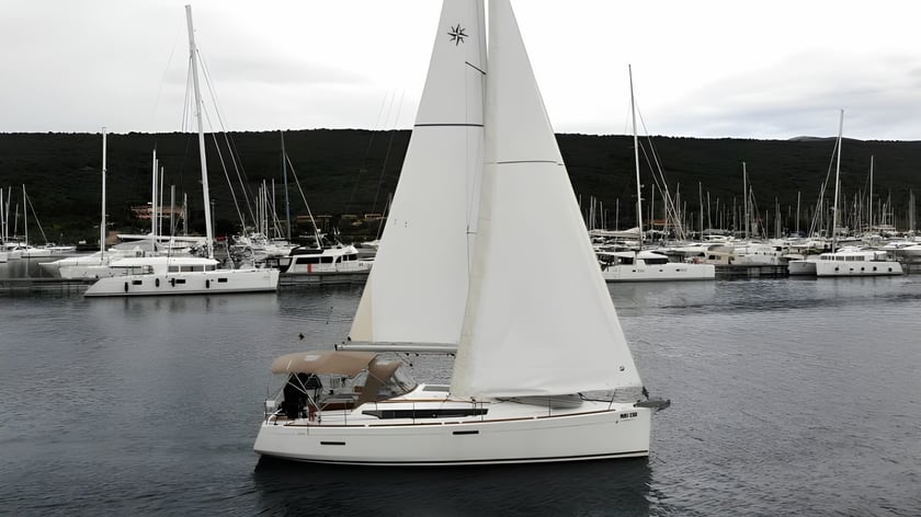 Punat Sailboat 2 cabin 5 berths 5 guests 11.34 m Listing Number: #6078 4