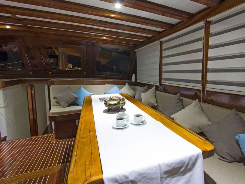 Zakynthos Gulet 9 cabin 18 berths 18 guests 28 m Listing Number: #609 3