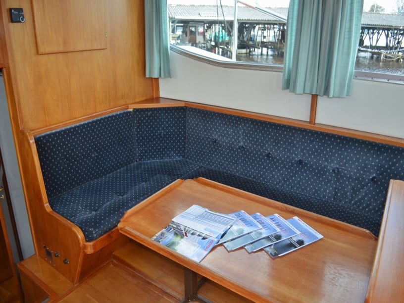 Drachten Motorboot Cabine 4  8  slaapplaatsen 8  gasten 13.2 m Lijstnummer: #6175 5