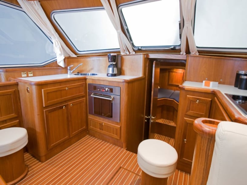 Drachten Bateau à moteur Cabine 3  Couchettes 6  Invités 6  12.9 m Numéro de l'annonce: #6176 3