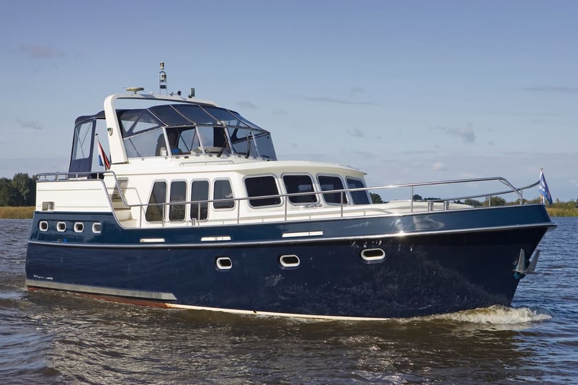 Woudsend Bateau à moteur Cabine 3  Couchettes 6  Invités 6  13.15 m Numéro de l'annonce: #6185