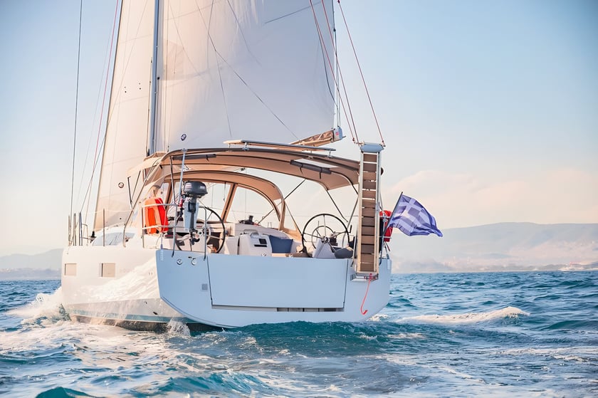 Lavrion Barca a vela cabina 3  cuccette 8  8  ospiti 12.35 m Numero dell'inserzione: #620 5