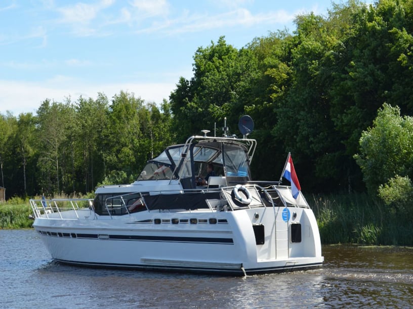 Drachten Motorboot 4 Kabine 10 Liegeplätze 10 Gäste 13.4 m Nummer des Inserats: #6200