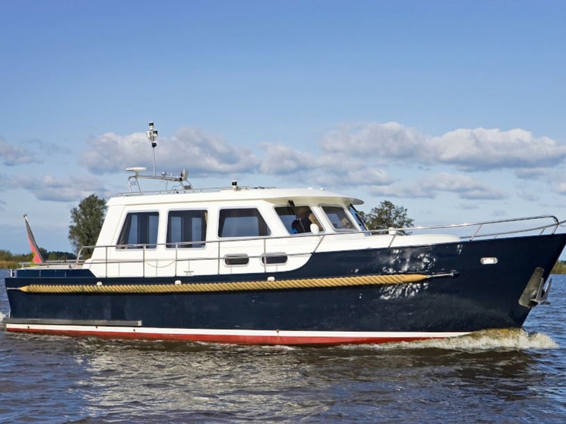 Woudsend Bateau à moteur Cabine 1  Couchettes 4  Invités 4  10.2 m Numéro de l'annonce: #6207