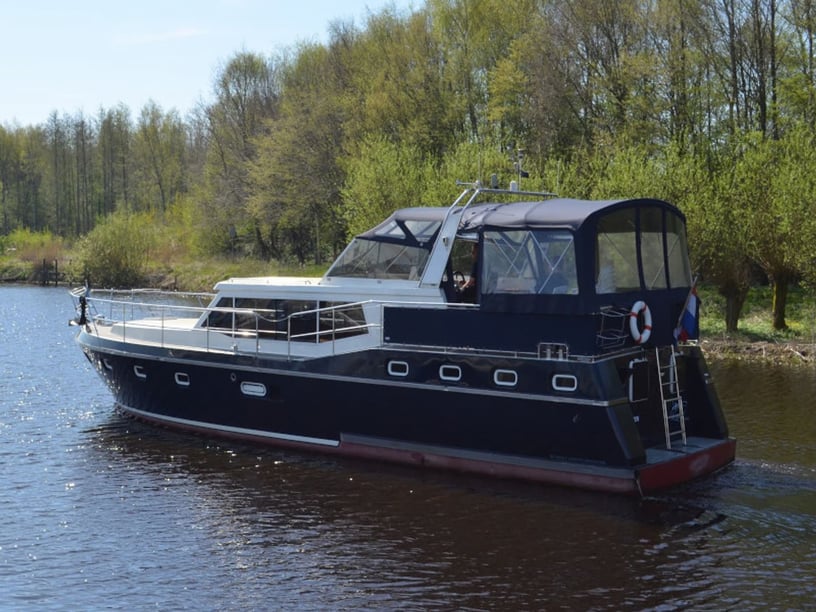 Drachten Motorboot 5 Kabine 12 Liegeplätze 12 Gäste 14.95 m Nummer des Inserats: #6219