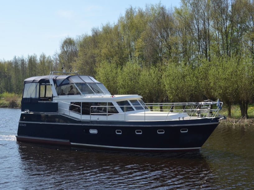 Drachten Motorboot 5 Kabine 12 Liegeplätze 12 Gäste 14.95 m Nummer des Inserats: #6219 5