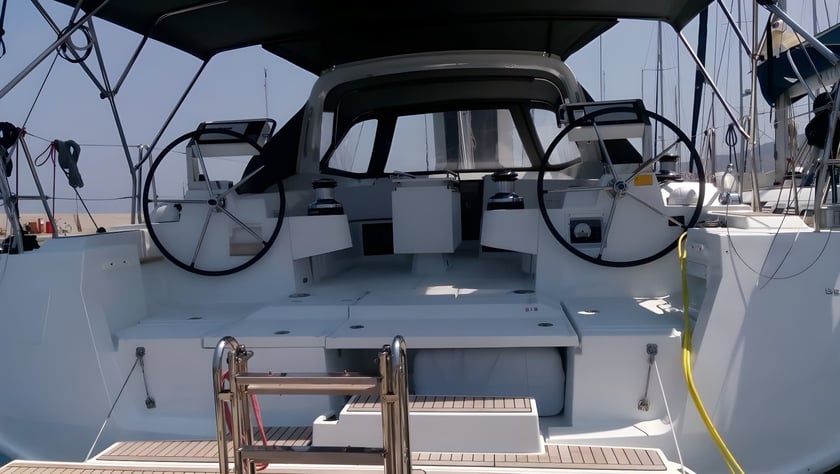 Gouvia Barca a vela cabina 6  cuccette 12  12  ospiti 16.79 m Numero dell'inserzione: #6284 4