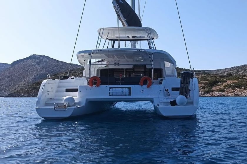 Gouvia Catamarán Cabina 6  12  literas 12  invitados 13.99 m Número de anuncio: #6286