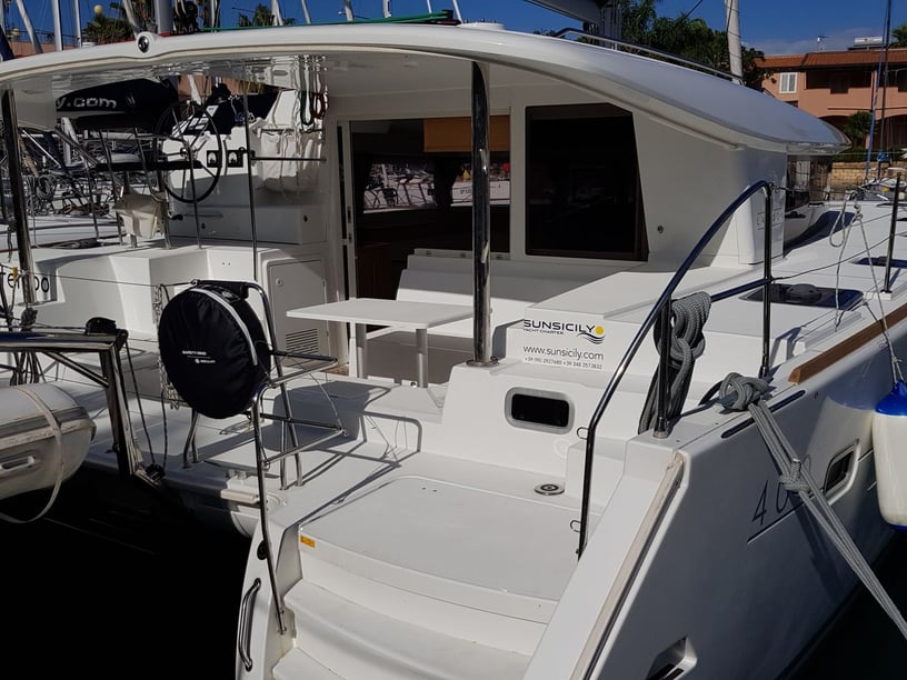 Furnari Catamaran 6 cabin 12 berths 12 guests 11.97 m Listing Number: #6334 5