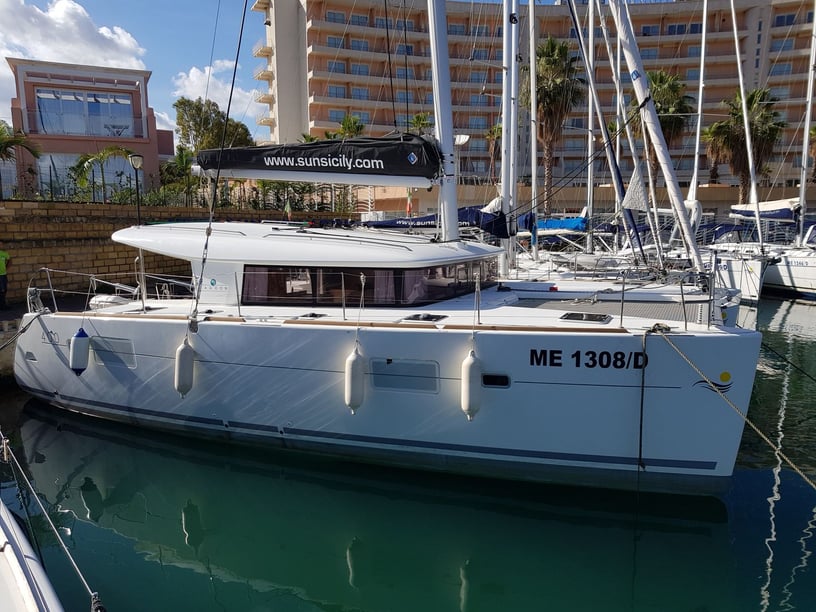 Furnari Catamaran 6 cabin 12 berths 12 guests 11.99 m Listing Number: #6334 5