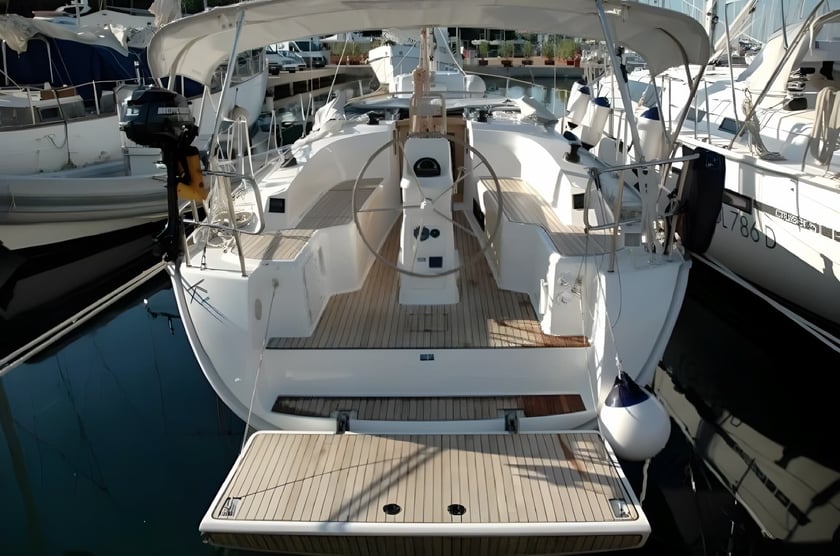Portisco Voilier Cabine 2  Couchettes 6  Invités 6  9.99 m Numéro de l'annonce: #6410 4