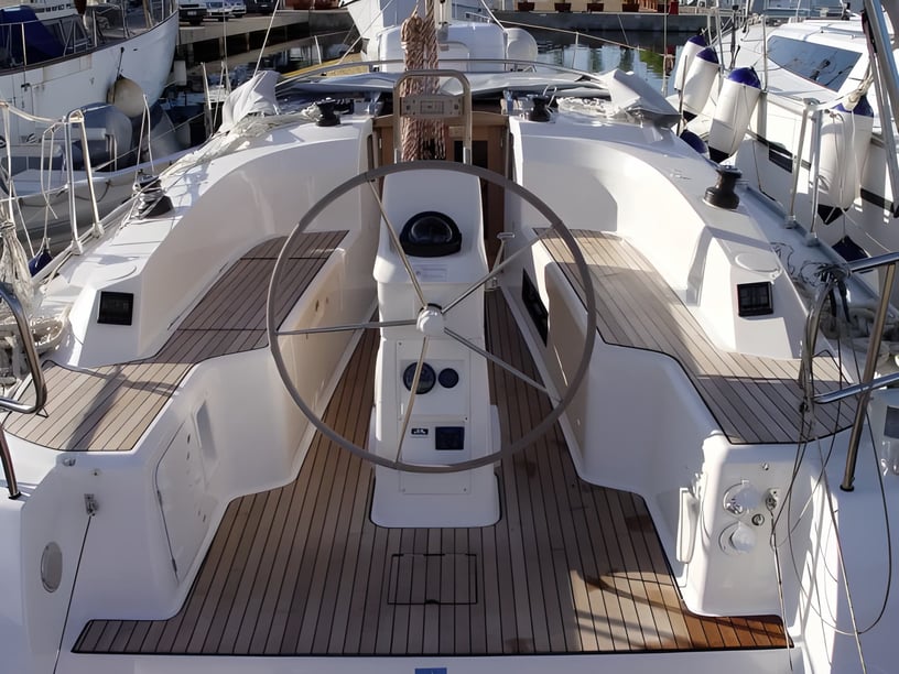 Portisco Voilier Cabine 2  Couchettes 6  Invités 6  9.99 m Numéro de l'annonce: #6410 5