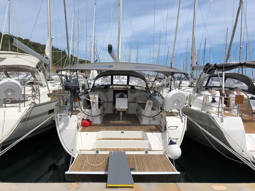 Portisco Sailboat 4 cabin 10 berths 10 guests 13.6 m Listing Number: #6411