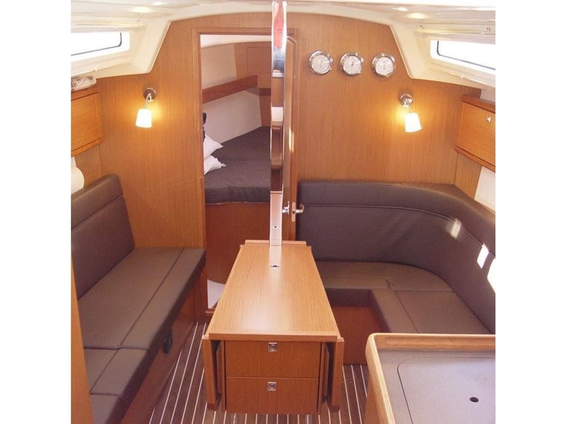 Portisco Sailboat 3 cabin 8 berths 8 guests 9.99 m Listing Number: #6415 2