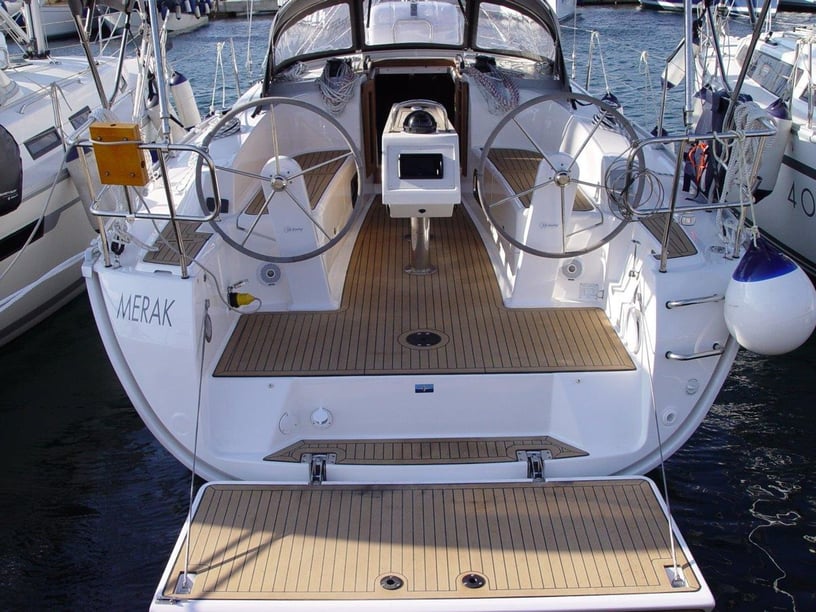 Portisco Sailboat 3 cabin 8 berths 8 guests 9.99 m Listing Number: #6415