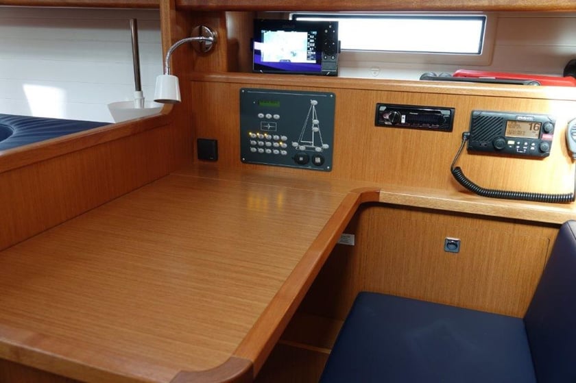 Portisco Sailboat 3 cabin 8 berths 8 guests 11.99 m Listing Number: #6418 5