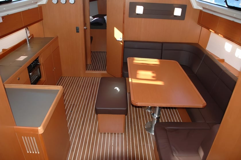 Portisco Sailboat 4 cabin 10 berths 10 guests 13.6 m Listing Number: #6423 5