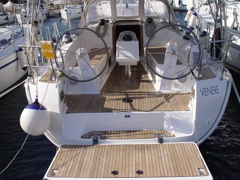 Portisco Sailboat 3 cabin 8 berths 8 guests 10.99 m Listing Number: #6424 5