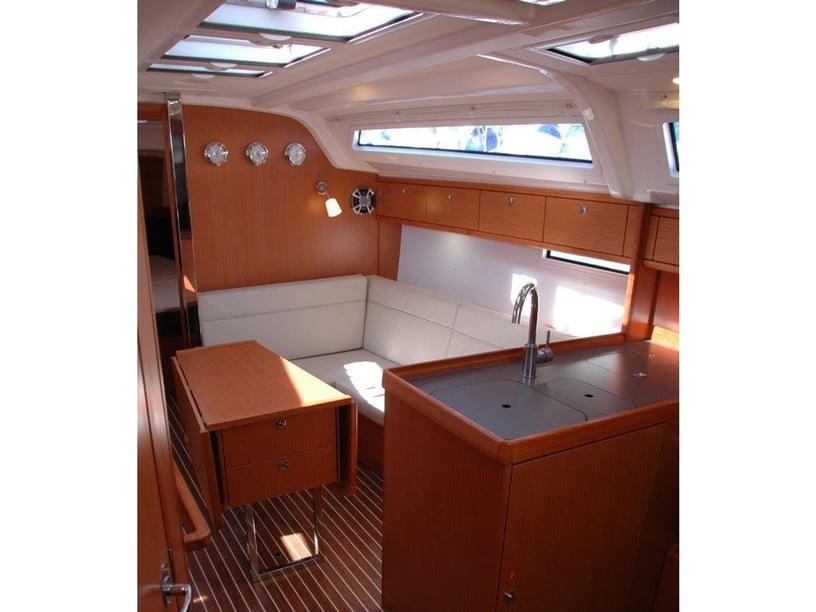 Portisco Sailboat 3 cabin 8 berths 8 guests 10.99 m Listing Number: #6424 2