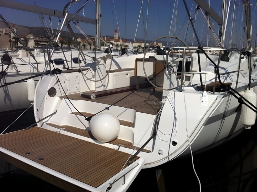 Trogir Sailboat 4 cabin 10 berths 10 guests 14.27 m Listing Number: #6457 4