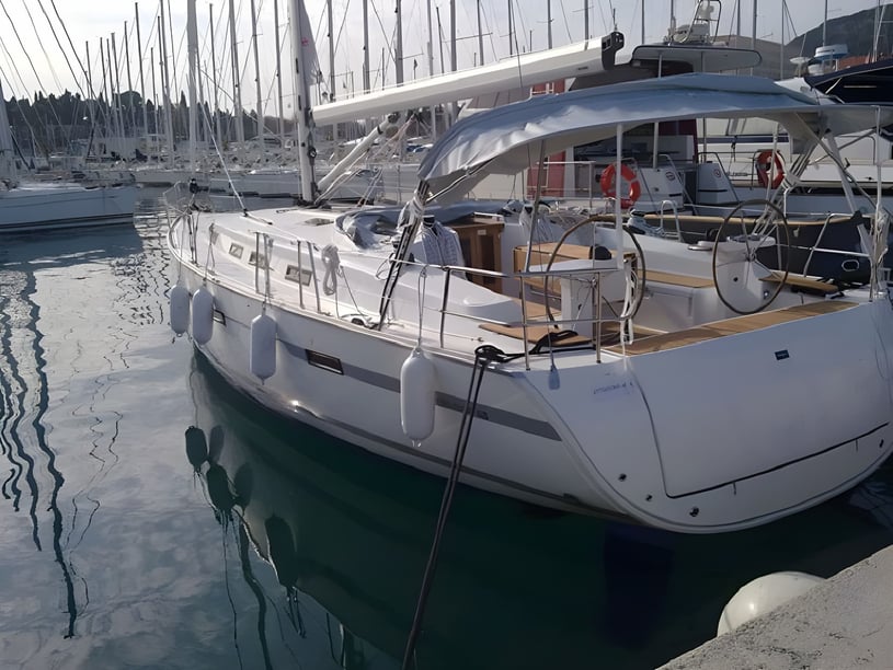 Trogir Sailboat 4 cabin 10 berths 10 guests 14.27 m Listing Number: #6457 3