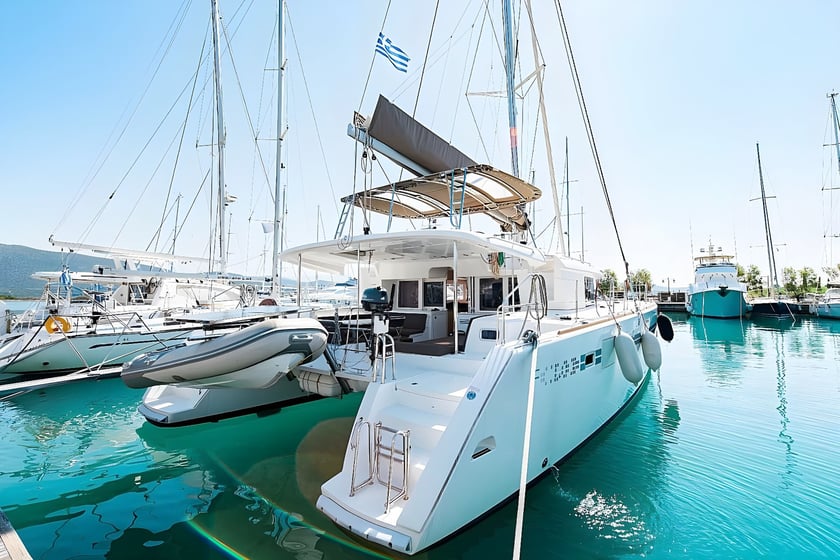 Lefkada Catamaran Cabine 6  Couchettes 12  Invités 12  13.96 m Numéro de l'annonce: #646 3